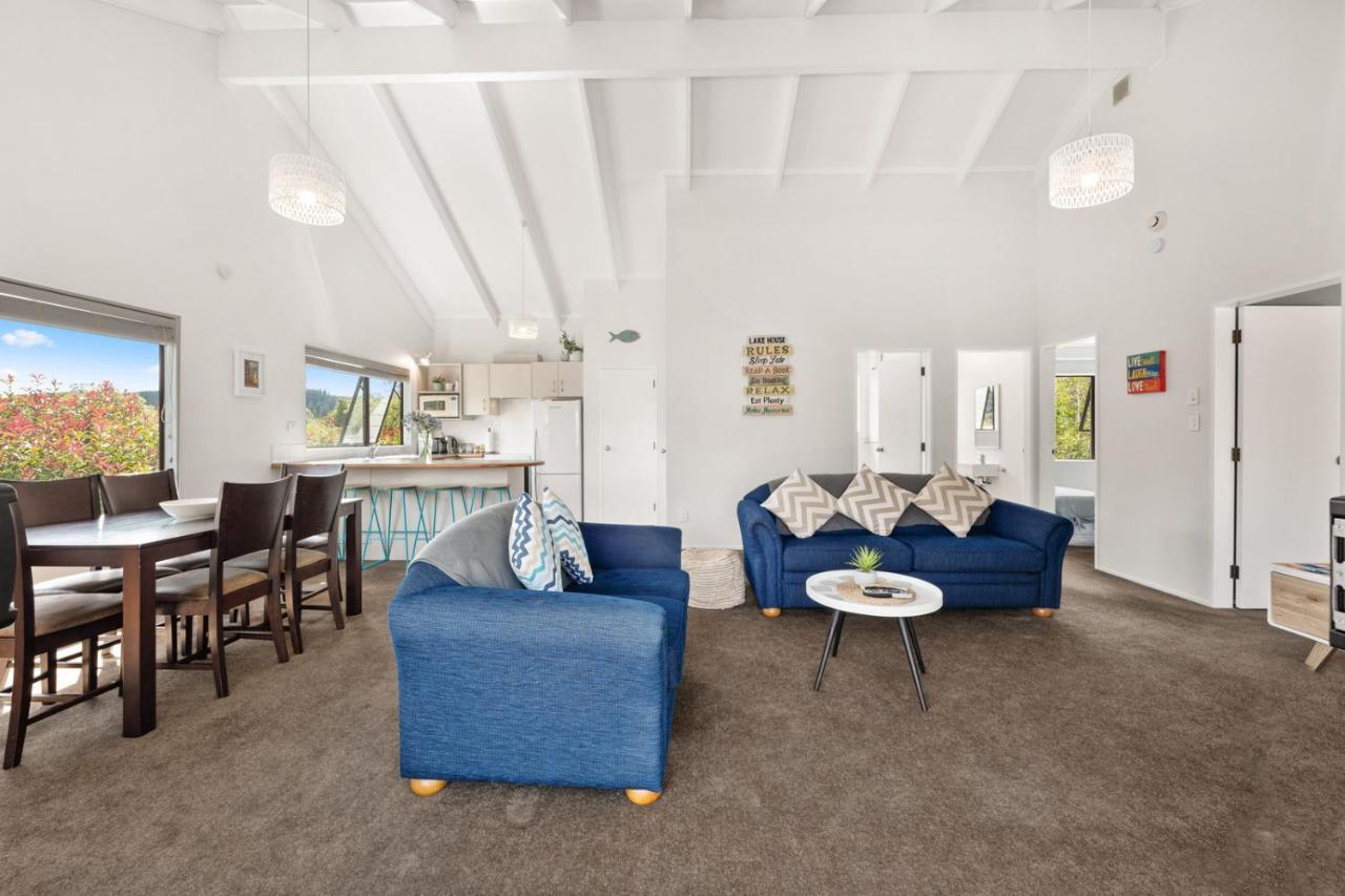 Waitahanui Lake House - Lake Taupo Holiday Home Exteriör bild