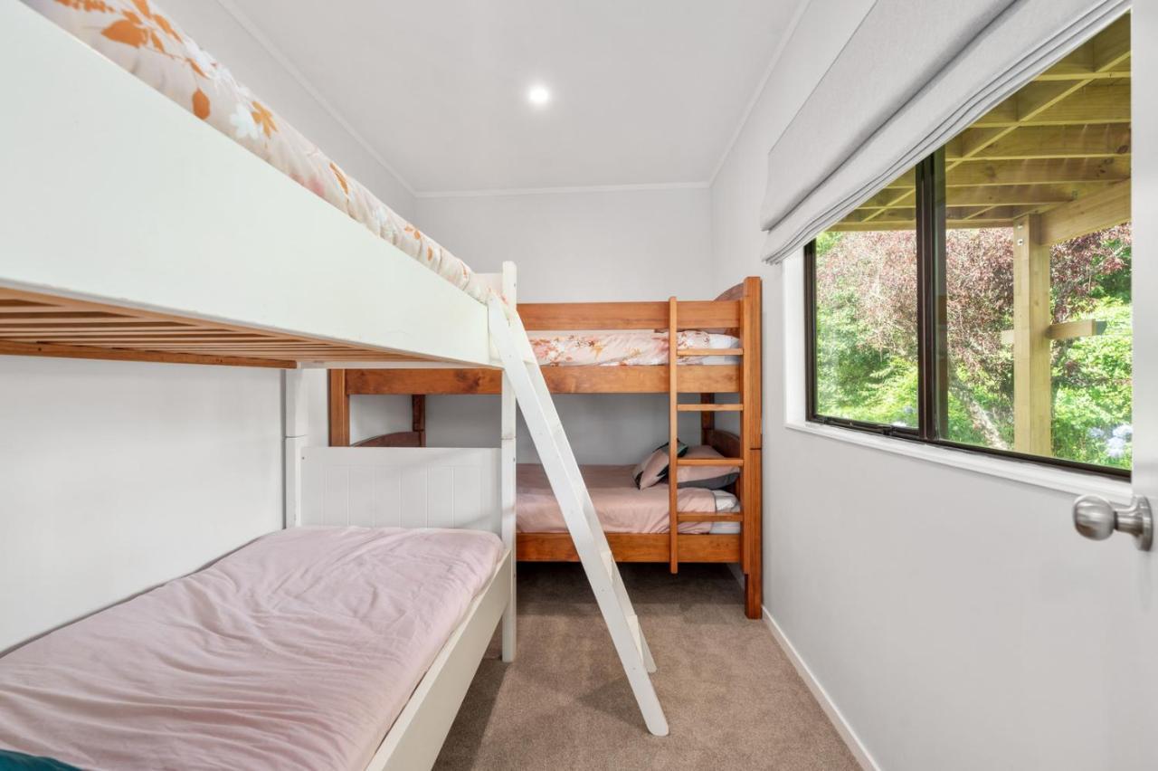 Waitahanui Lake House - Lake Taupo Holiday Home Exteriör bild