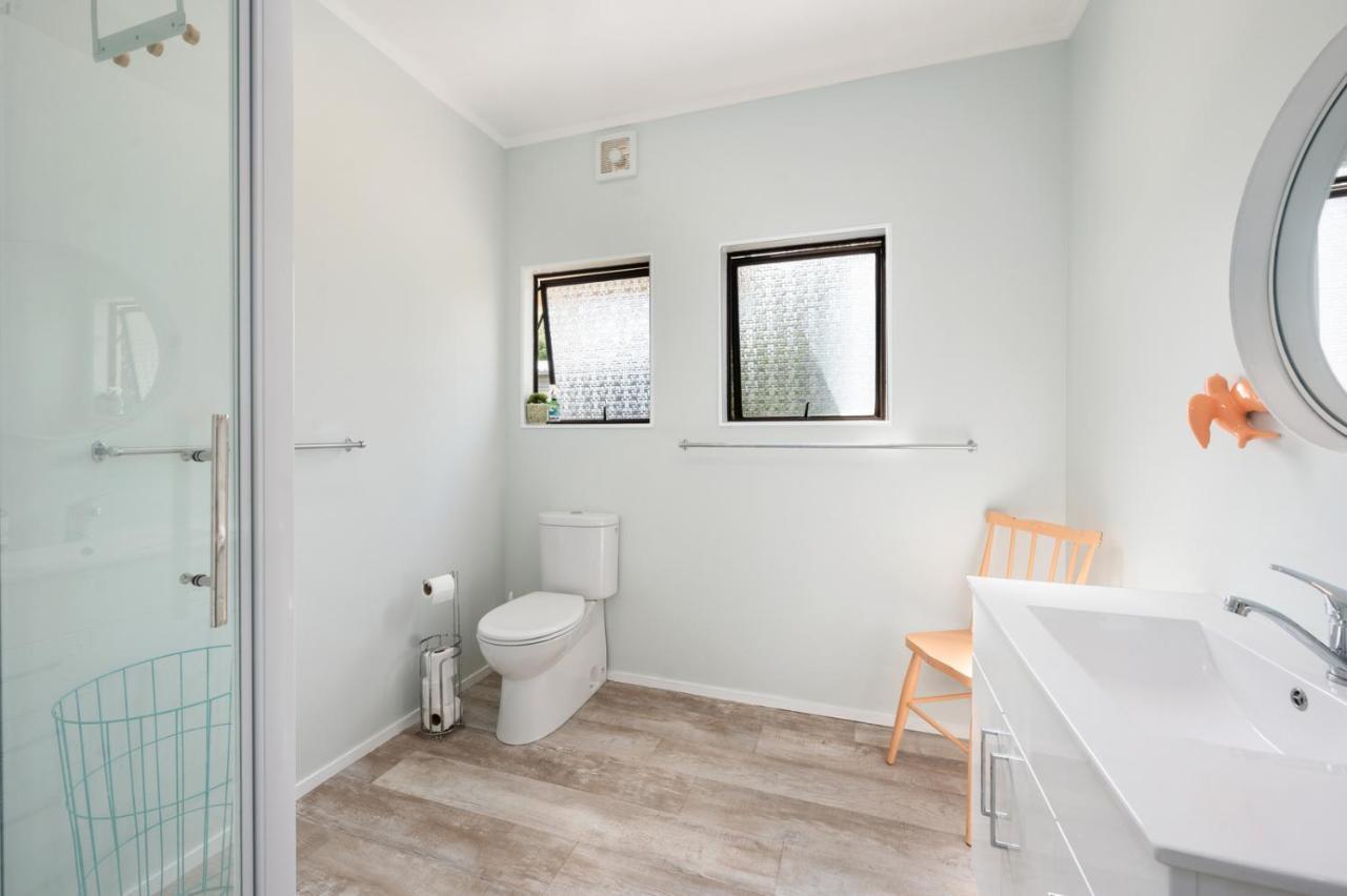 Waitahanui Lake House - Lake Taupo Holiday Home Exteriör bild